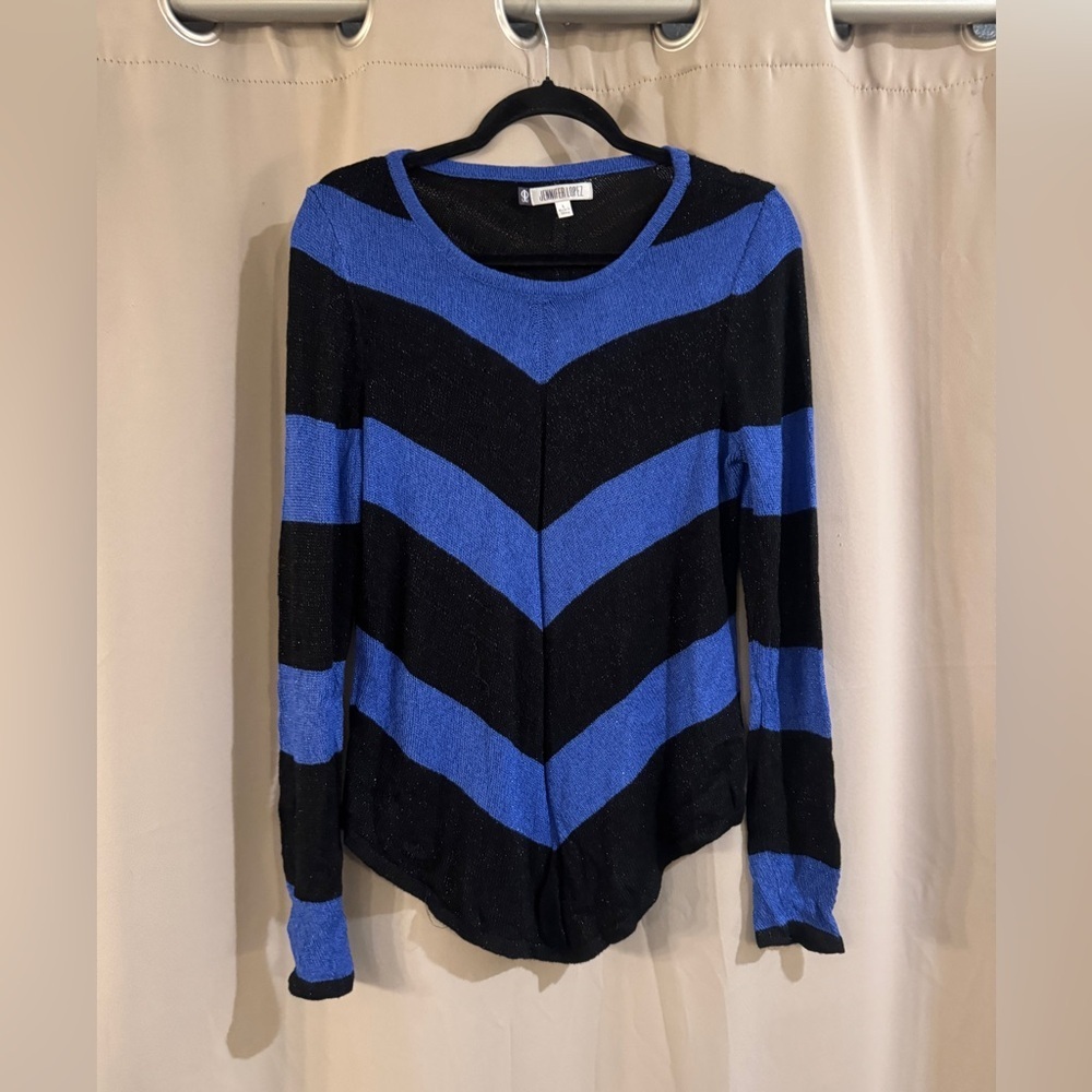 Jennifer Lopez Blue and Black Chevron Long Sleeve Top